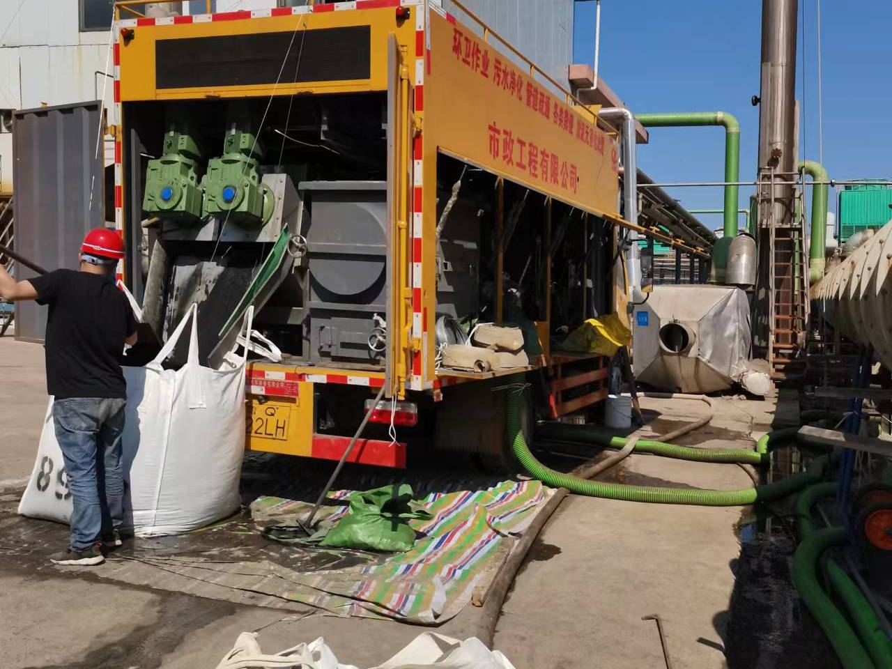 临朐淤泥压干处理